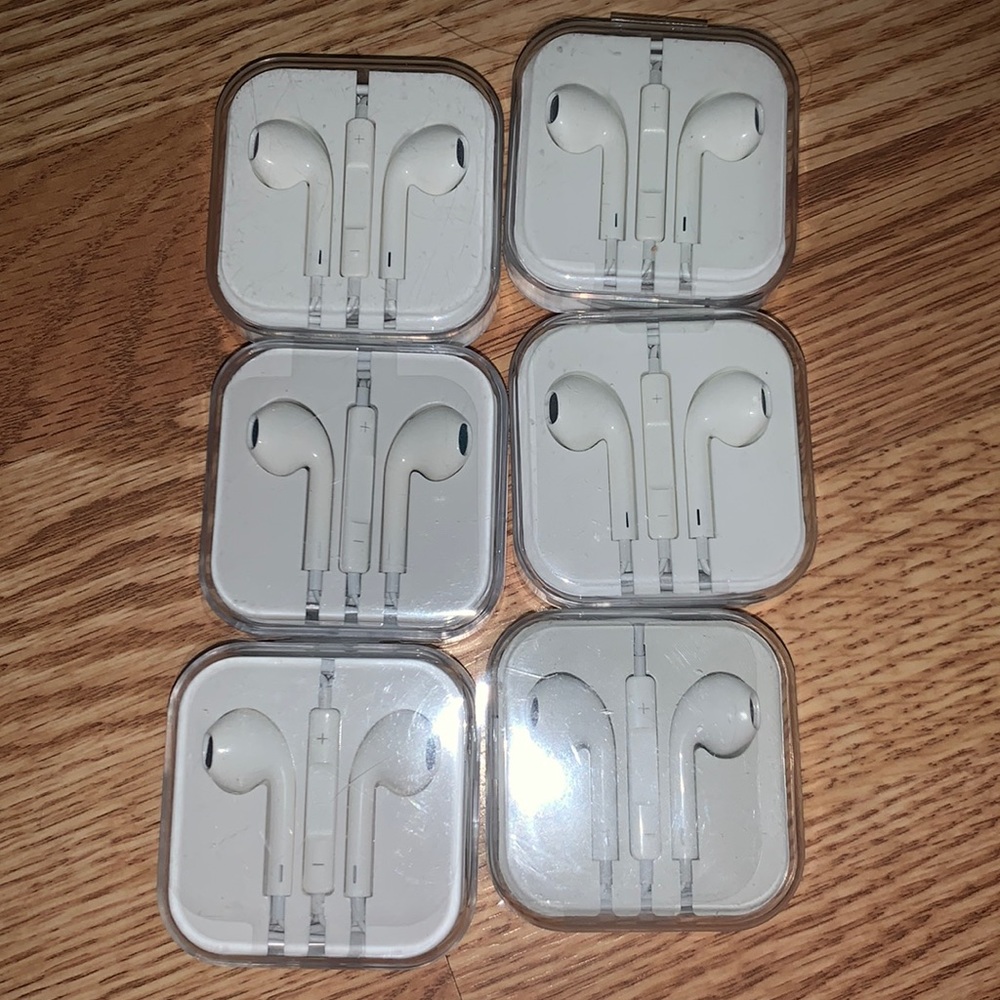 6 box of earphones